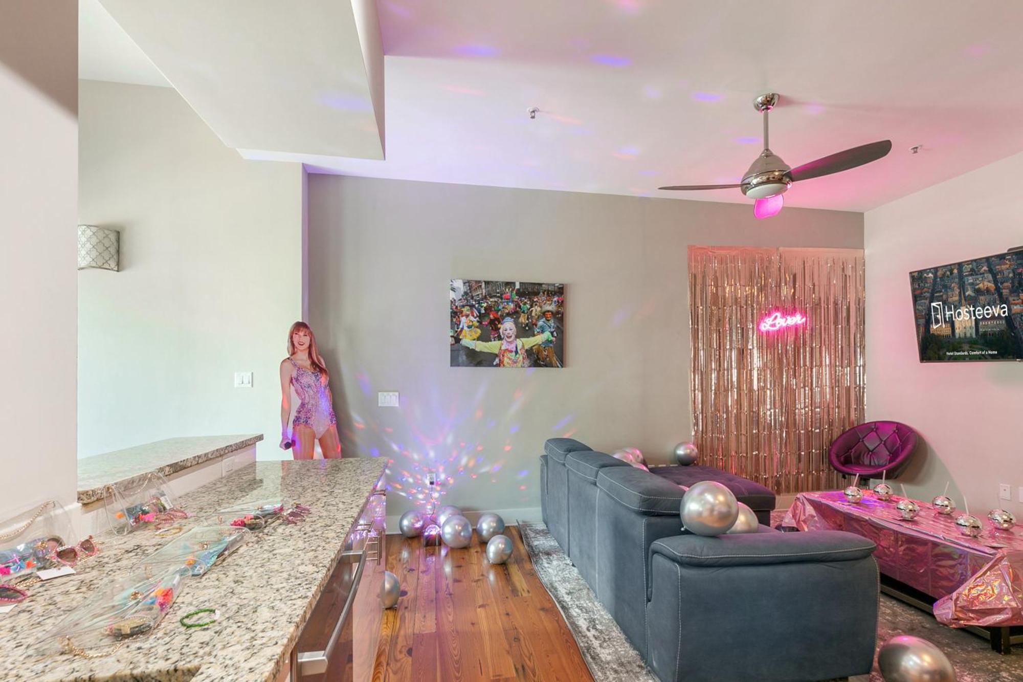 Upscale Condos And Penthouses Close To Canal And Bourbon St New Orleans Exterior foto