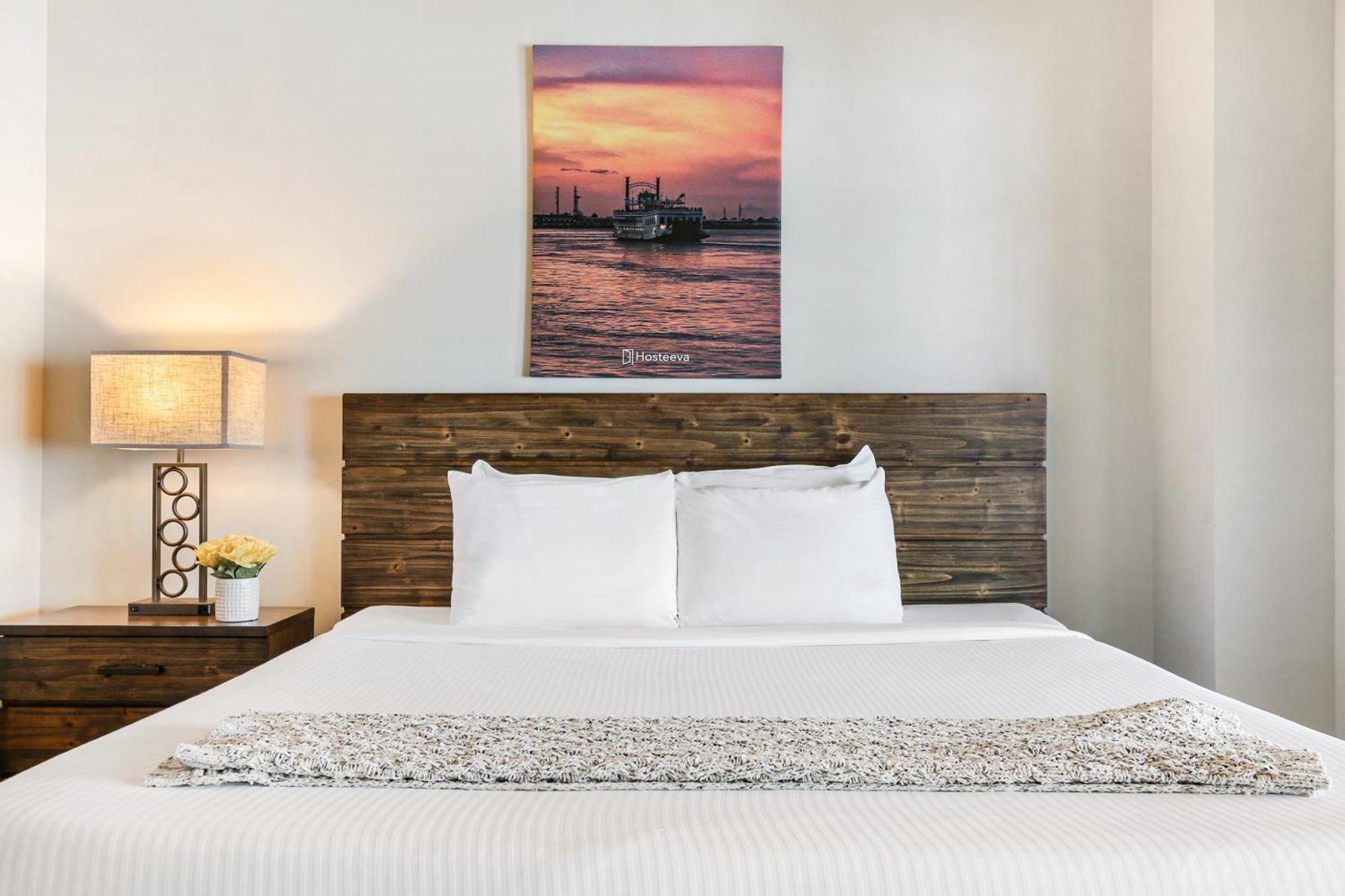 Upscale Condos And Penthouses Close To Canal And Bourbon St New Orleans Exterior foto